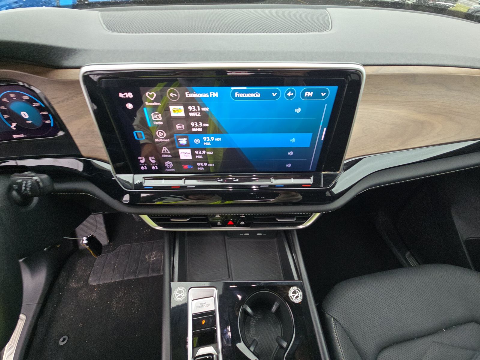 2024 Volkswagen Atlas 2.0T SE AWD