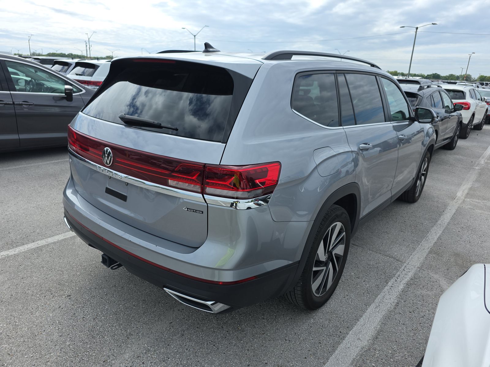 2024 Volkswagen Atlas 2.0T SE AWD