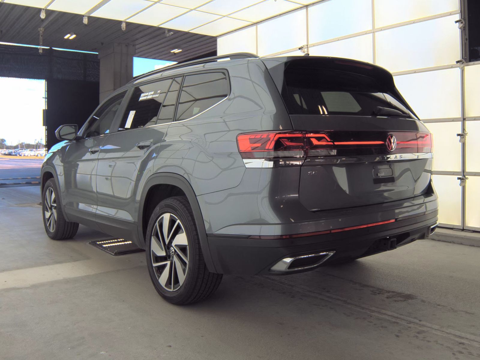 2024 Volkswagen Atlas 2.0T SE FWD