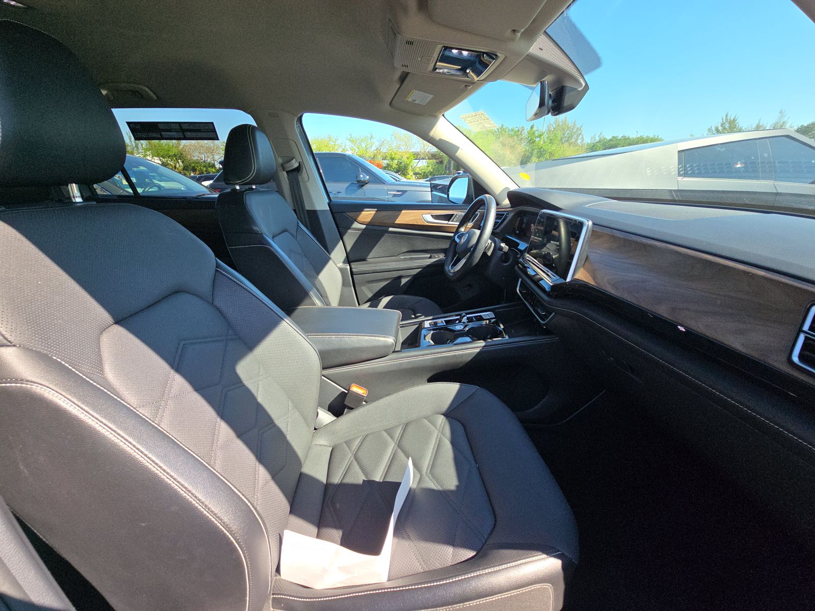 2024 Volkswagen Atlas 2.0T SE FWD