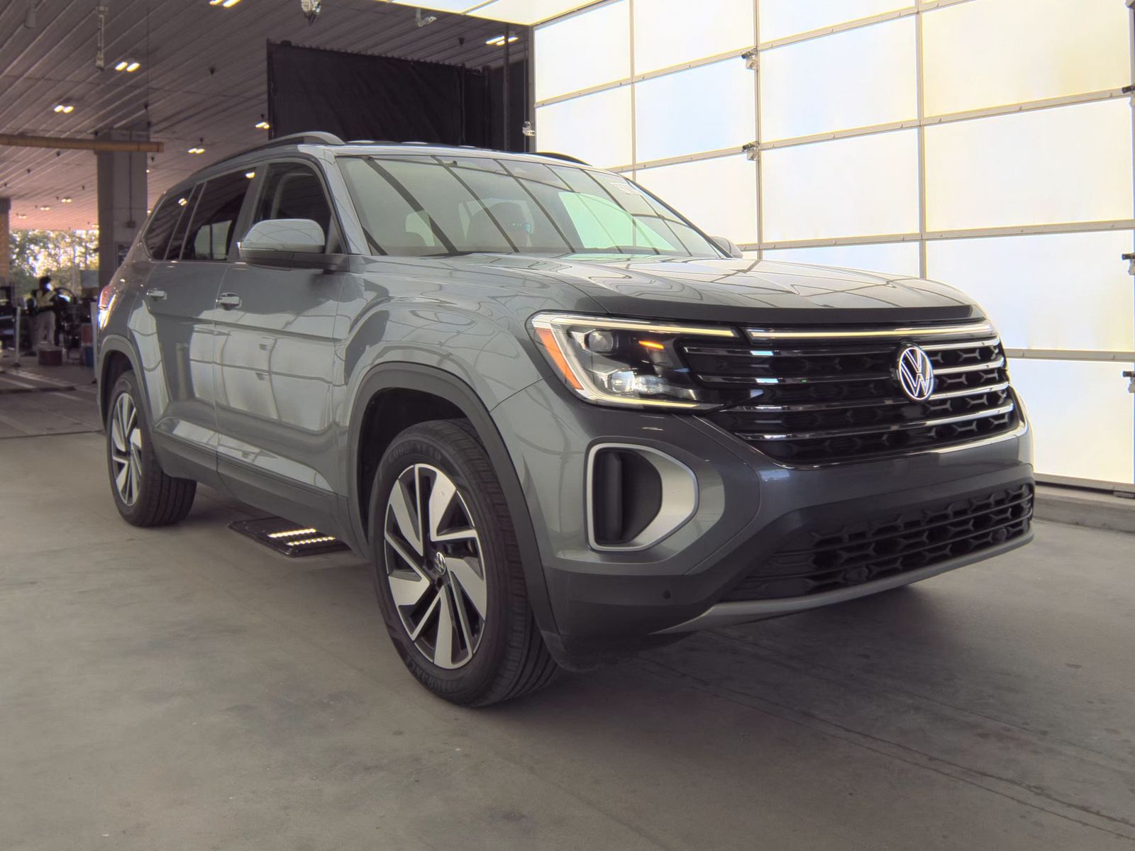 2024 Volkswagen Atlas 2.0T SE FWD