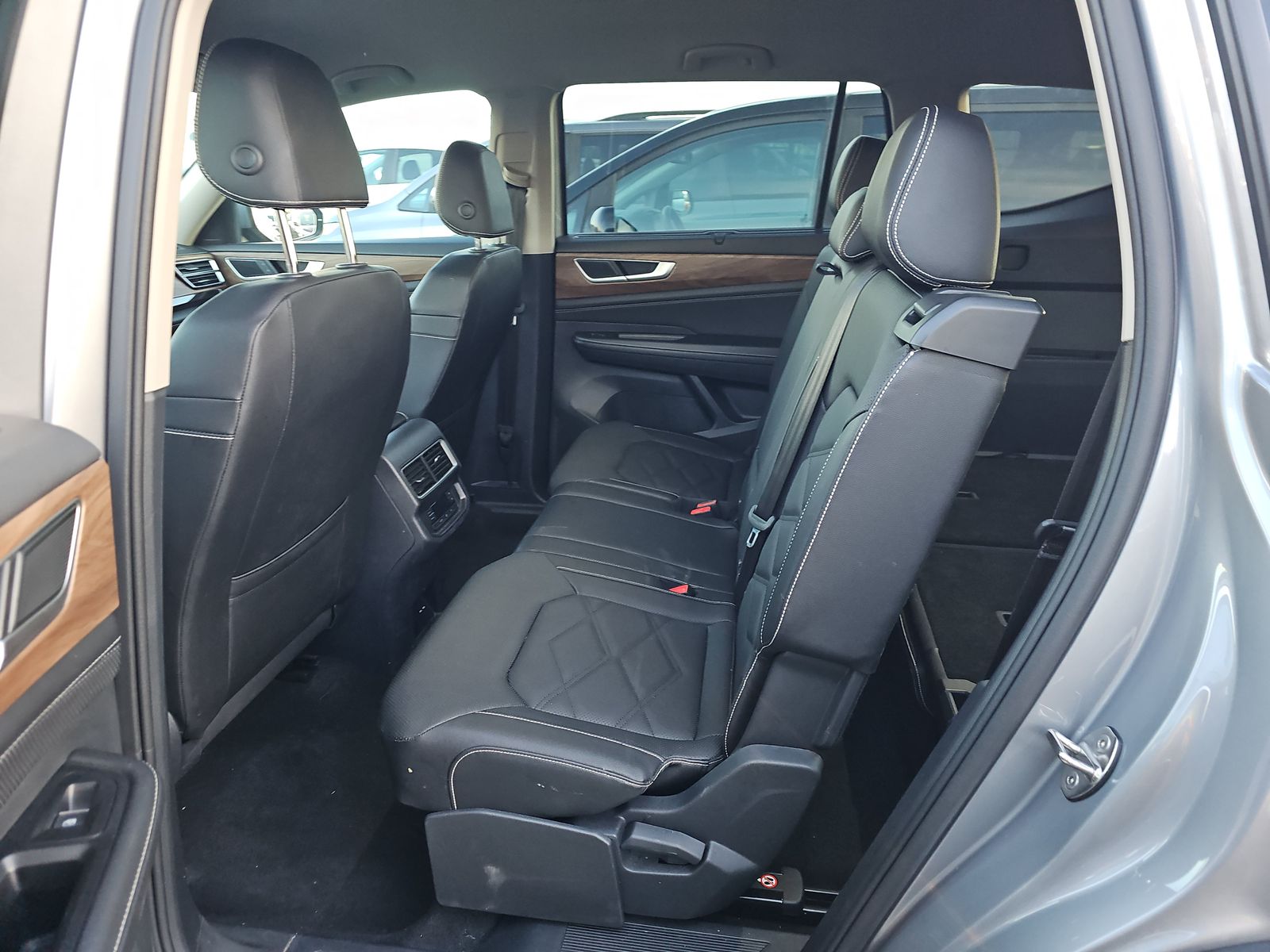 2025 Volkswagen Atlas 2.0T SE AWD