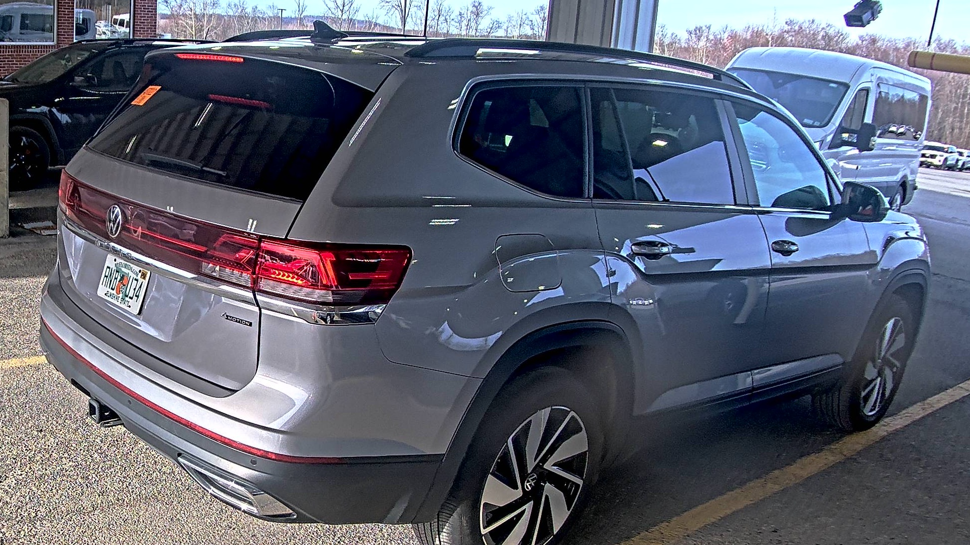 2025 Volkswagen Atlas 2.0T SE AWD