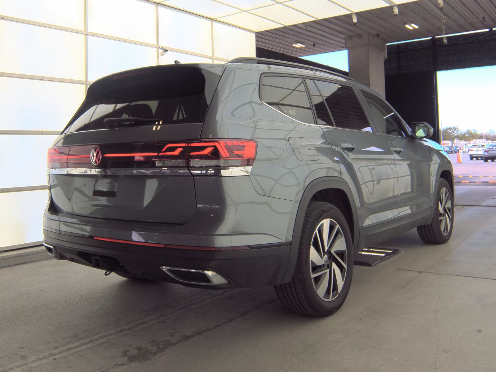 2024 Volkswagen Atlas 2.0T SE FWD