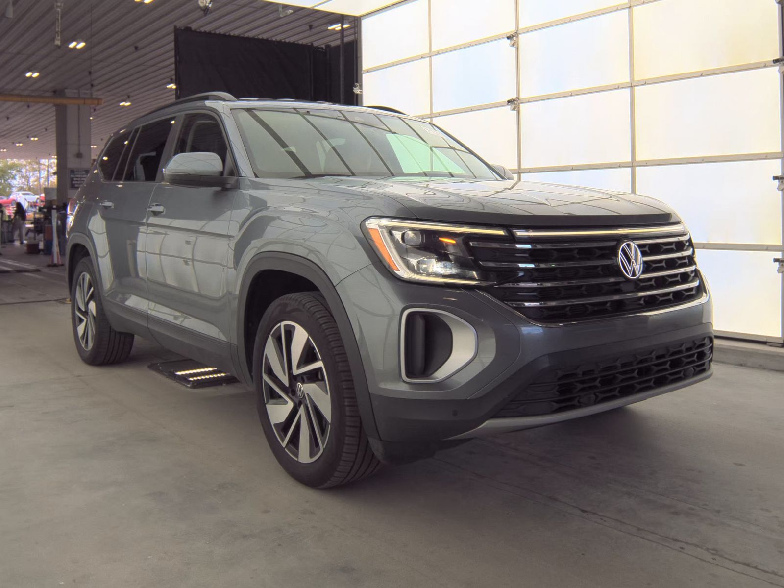 2024 Volkswagen Atlas 2.0T SE FWD