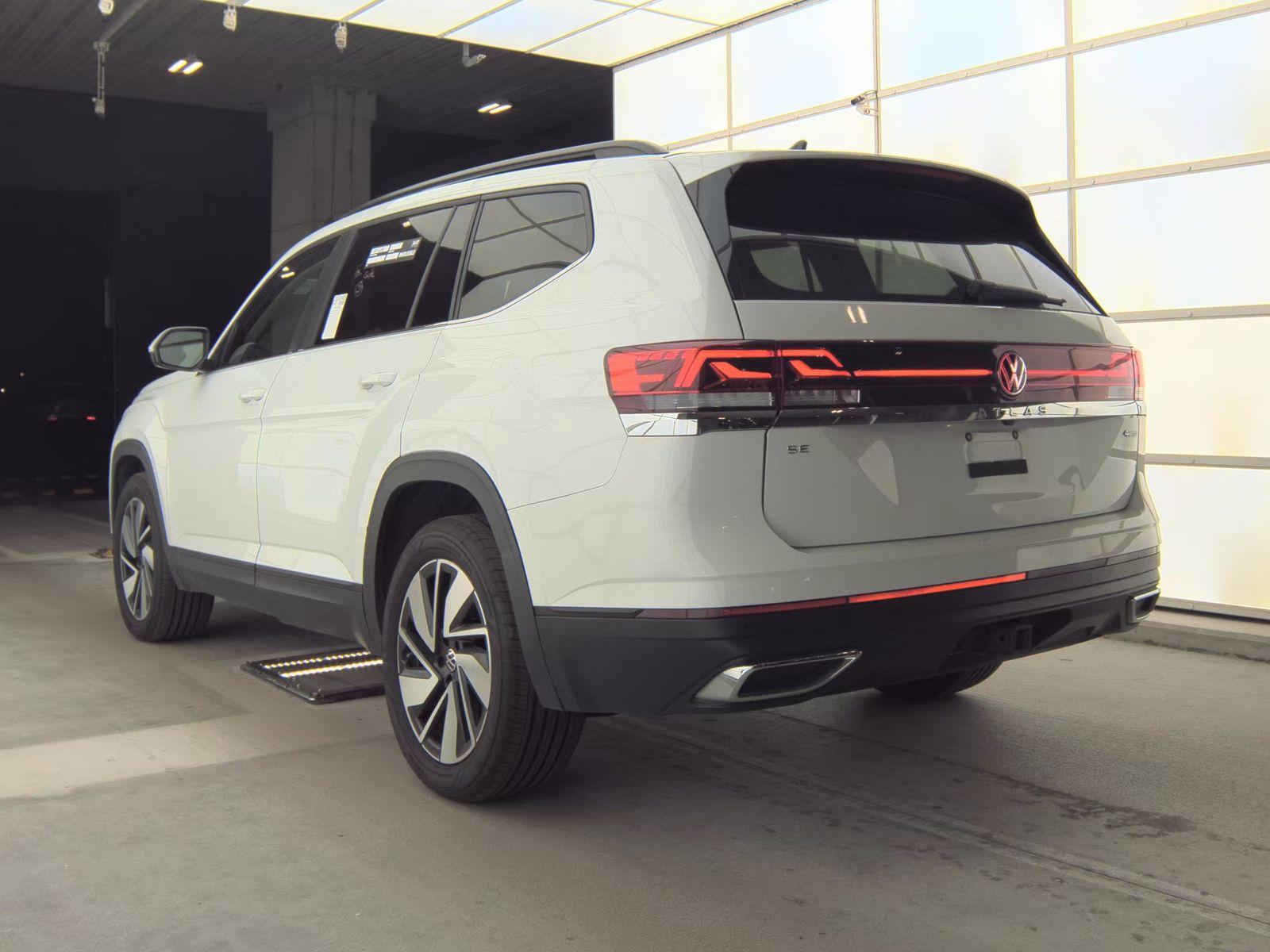 2024 Volkswagen Atlas 2.0T SE AWD