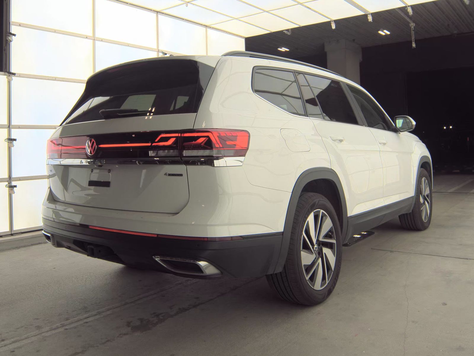 2024 Volkswagen Atlas 2.0T SE AWD