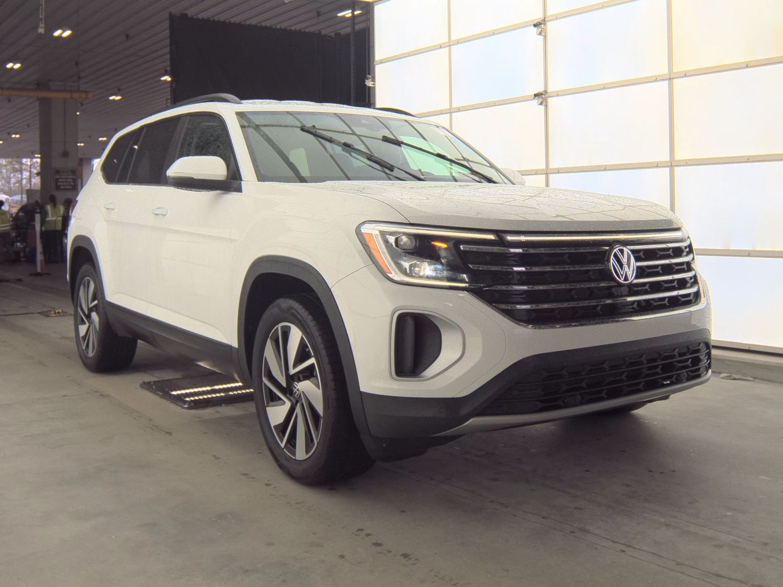 2025 Volkswagen Atlas 2.0T SE FWD