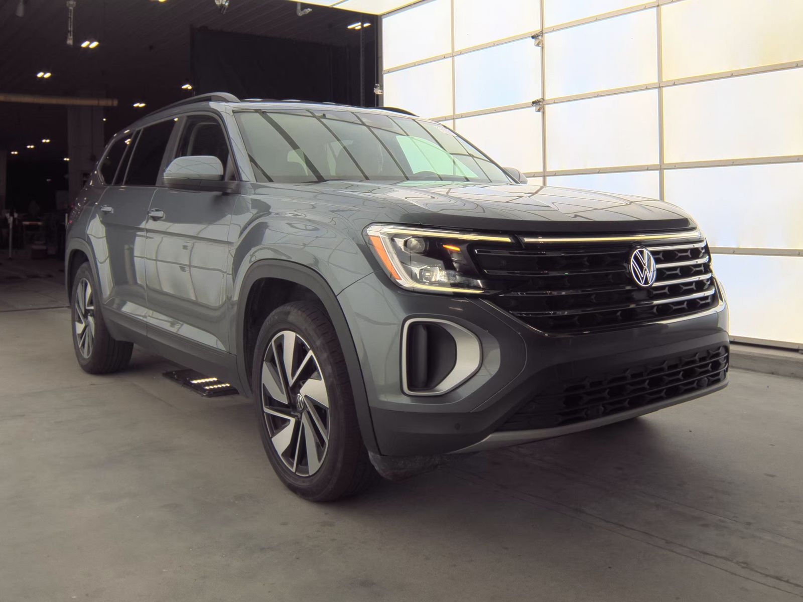 2024 Volkswagen Atlas 2.0T SE FWD