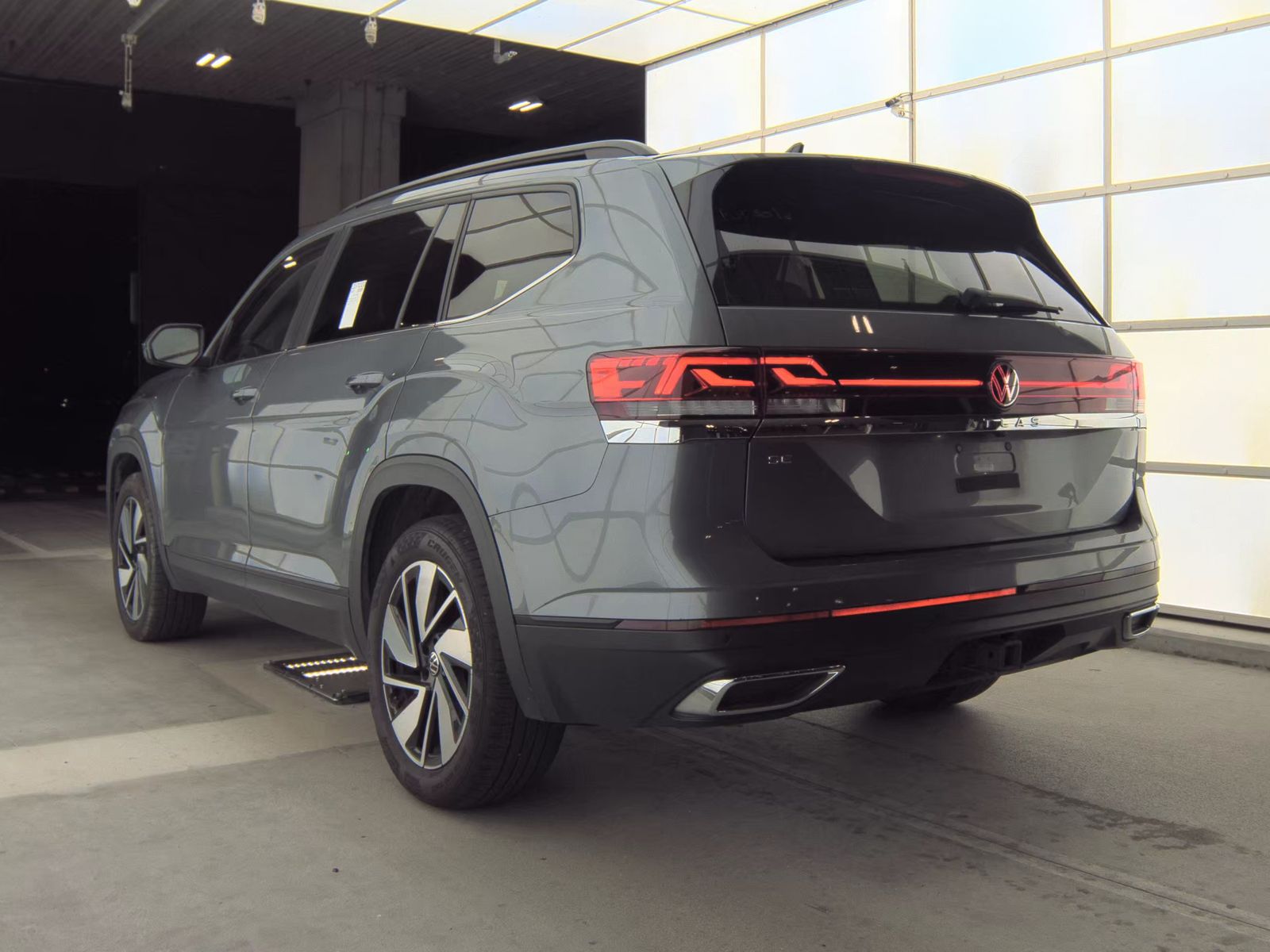 2024 Volkswagen Atlas 2.0T SE FWD