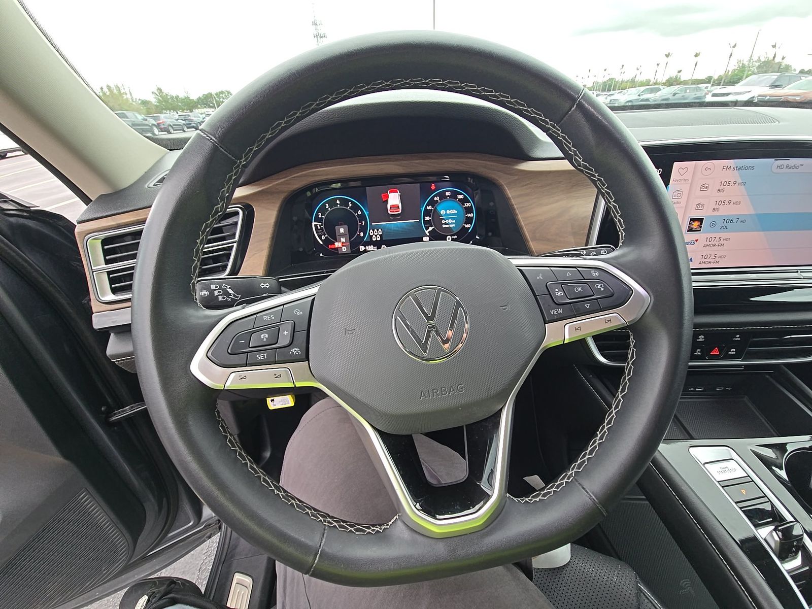 2024 Volkswagen Atlas 2.0T SE FWD