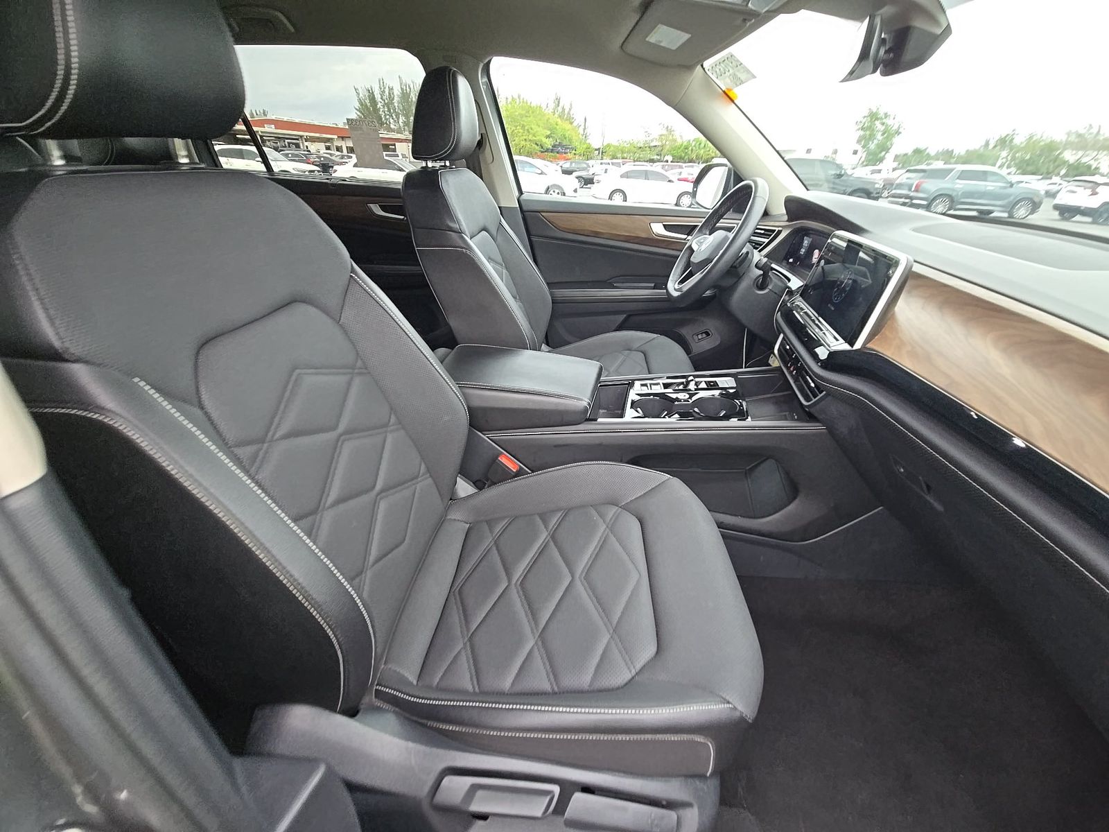 2024 Volkswagen Atlas 2.0T SE FWD