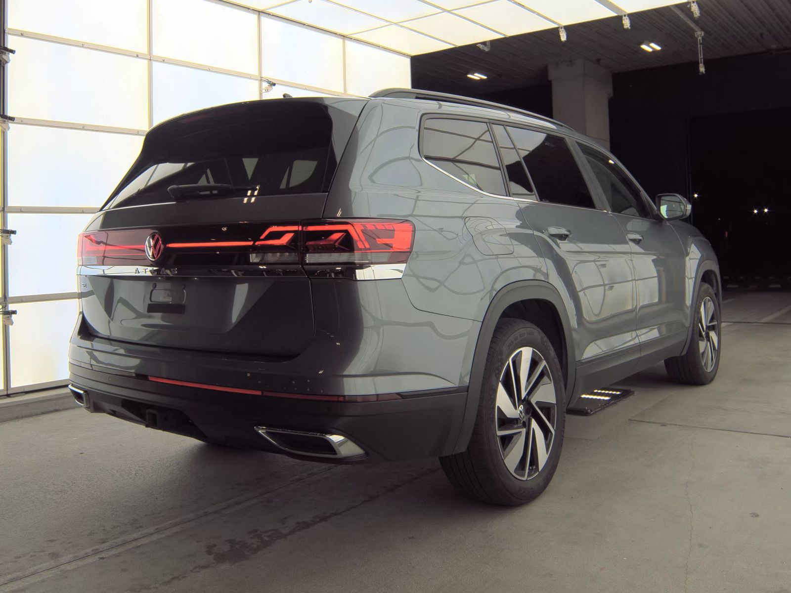 2024 Volkswagen Atlas 2.0T SE FWD