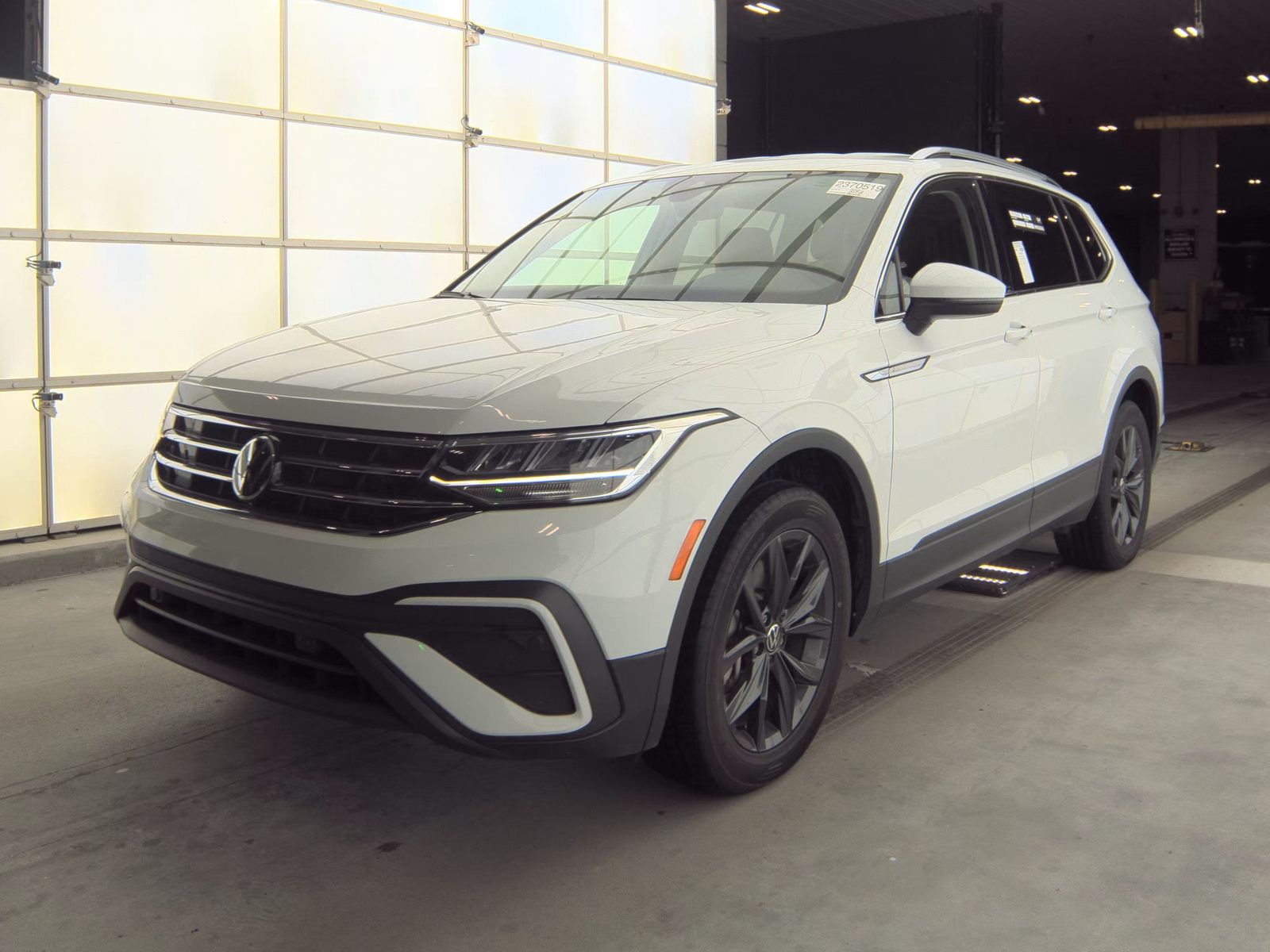 2024 Volkswagen Tiguan 2.0T SE FWD