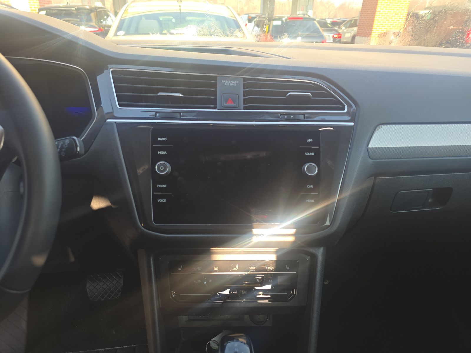 2024 Volkswagen Tiguan 2.0T SE FWD