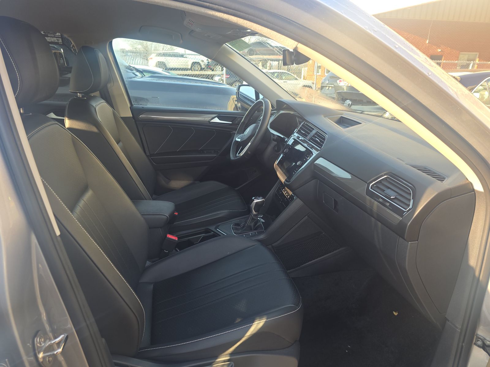 2024 Volkswagen Tiguan 2.0T SE FWD