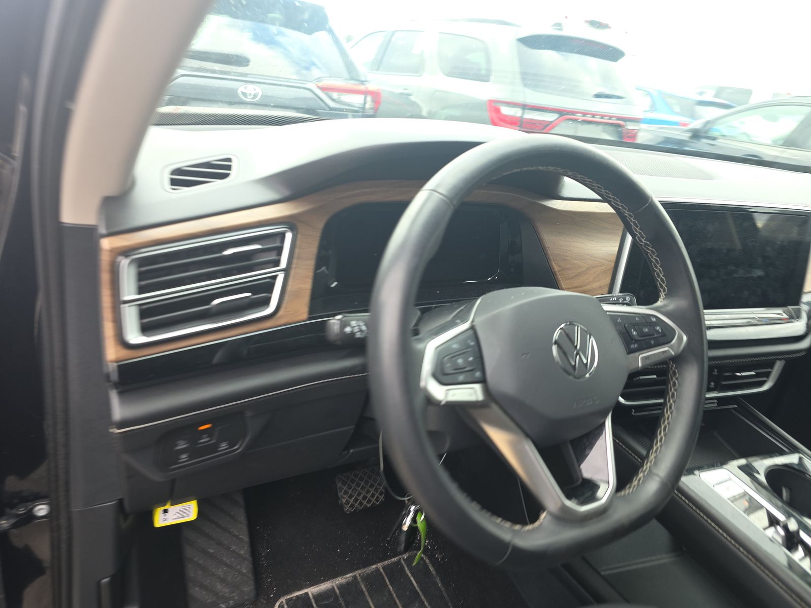 2024 Volkswagen Atlas 2.0T SE FWD