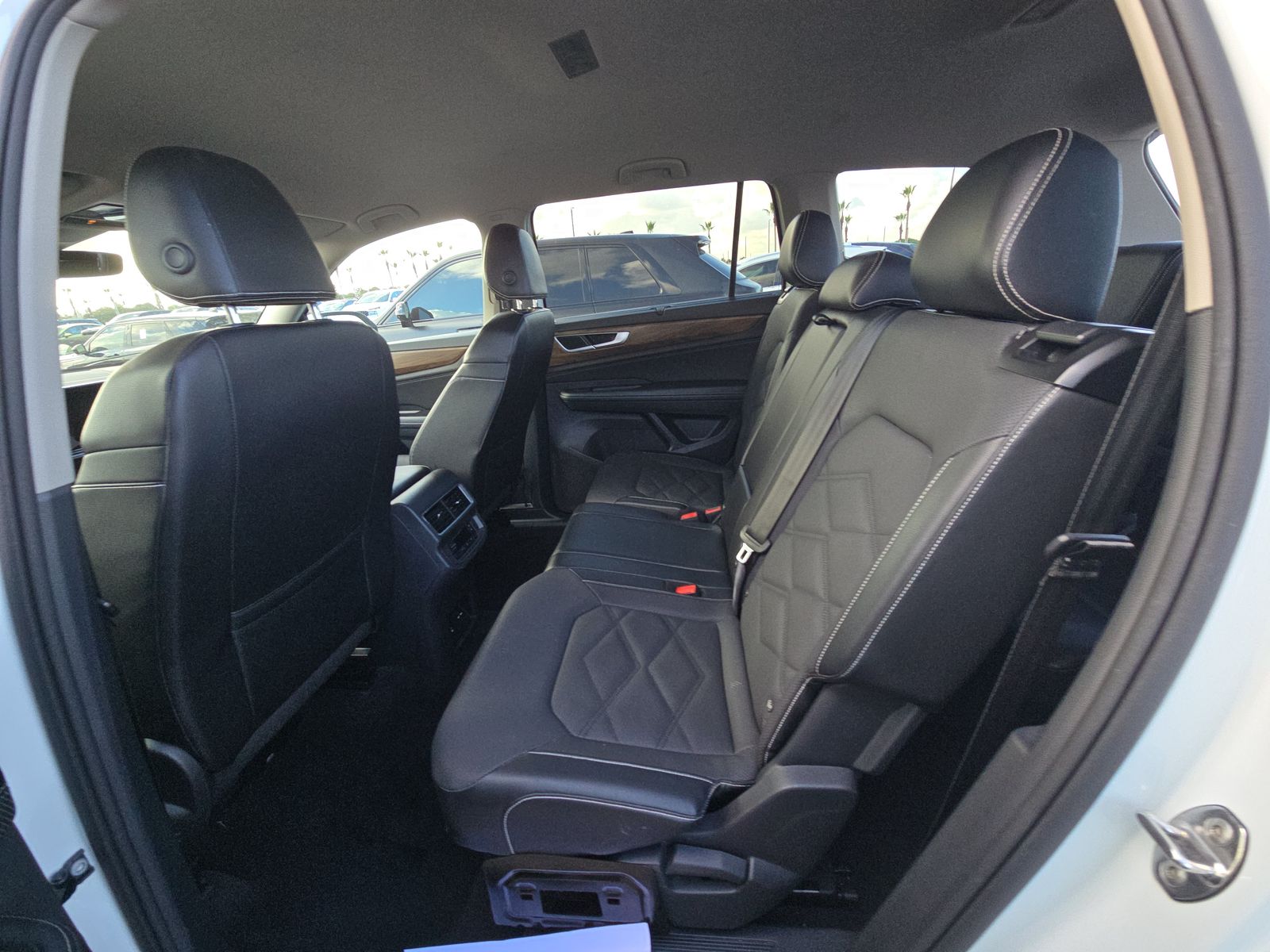 2024 Volkswagen Atlas 2.0T SE AWD