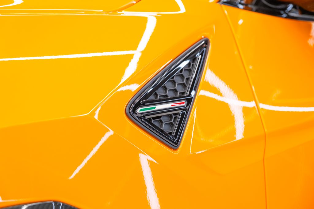 2023 Lamborghini Urus Performante AWD