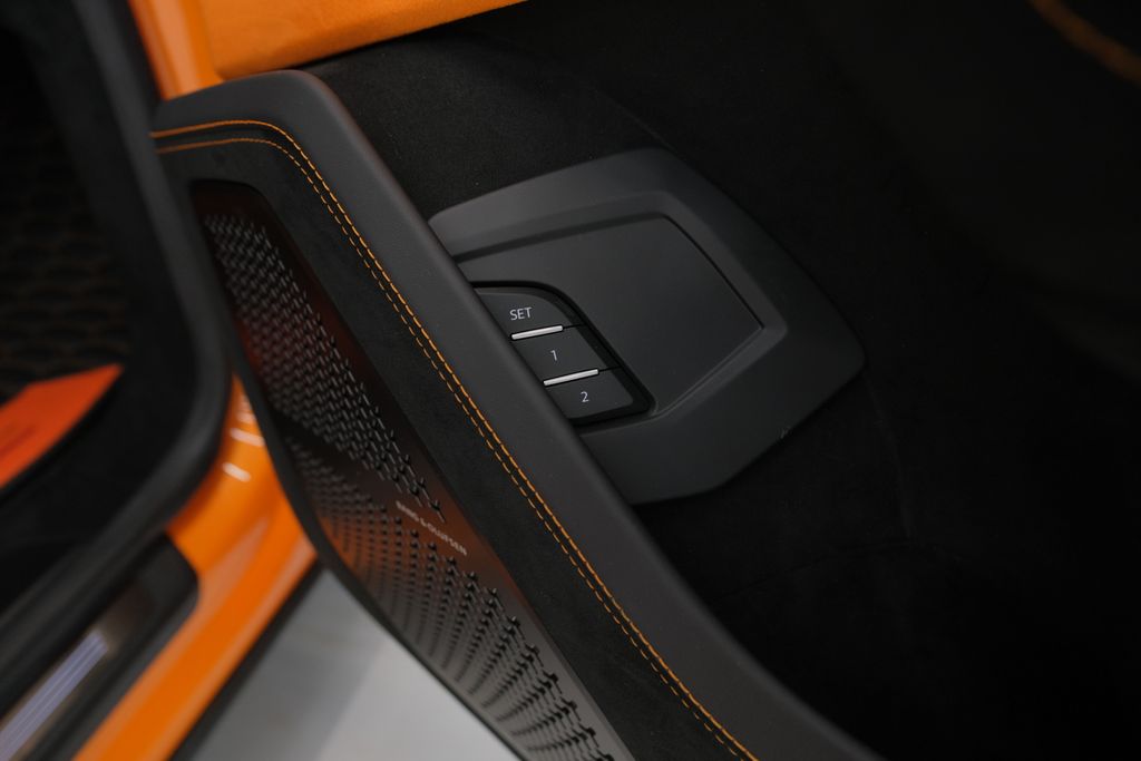 2023 Lamborghini Urus Performante AWD