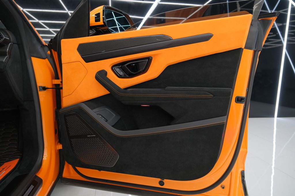 2023 Lamborghini Urus Performante AWD