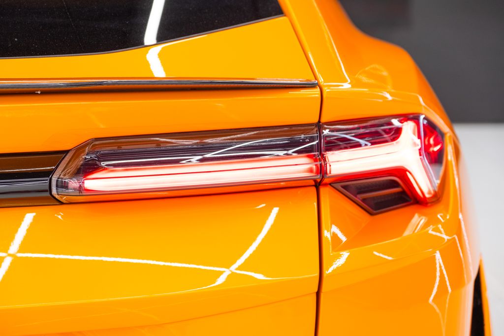 2023 Lamborghini Urus Performante AWD