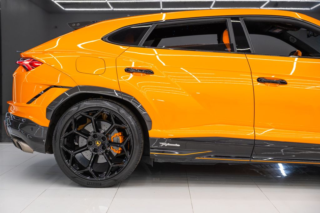 2023 Lamborghini Urus Performante AWD