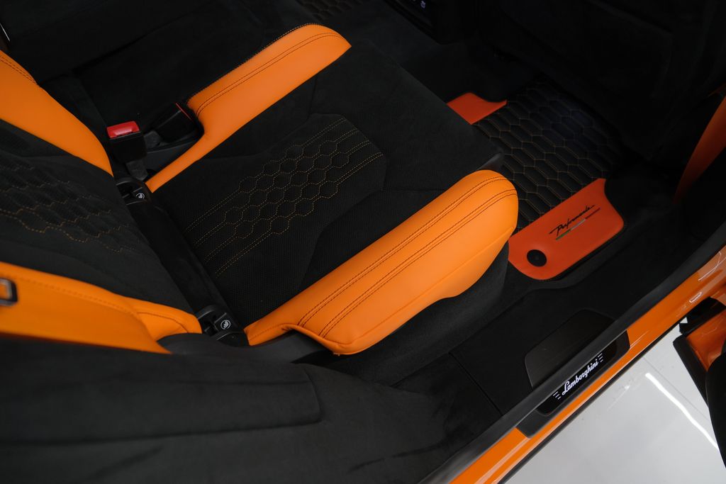 2023 Lamborghini Urus Performante AWD