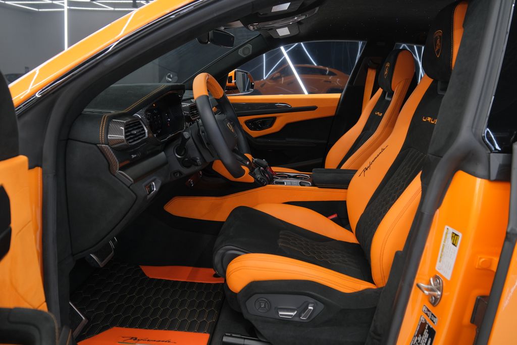 2023 Lamborghini Urus Performante AWD