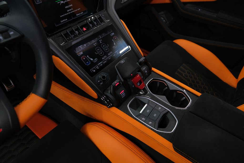 2023 Lamborghini Urus Performante AWD