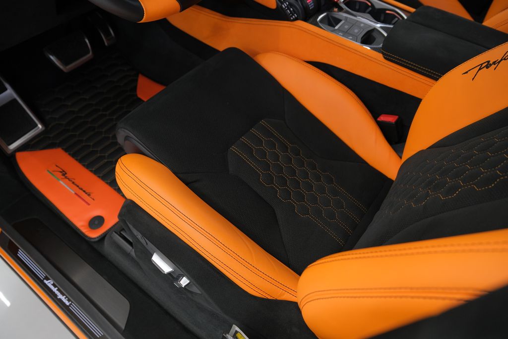 2023 Lamborghini Urus Performante AWD