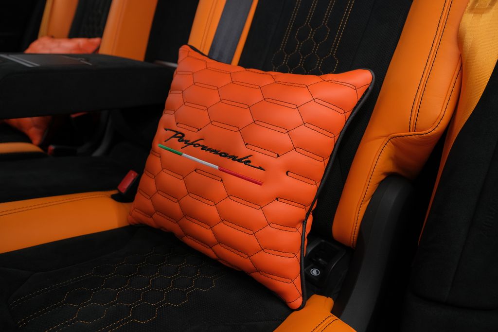 2023 Lamborghini Urus Performante AWD