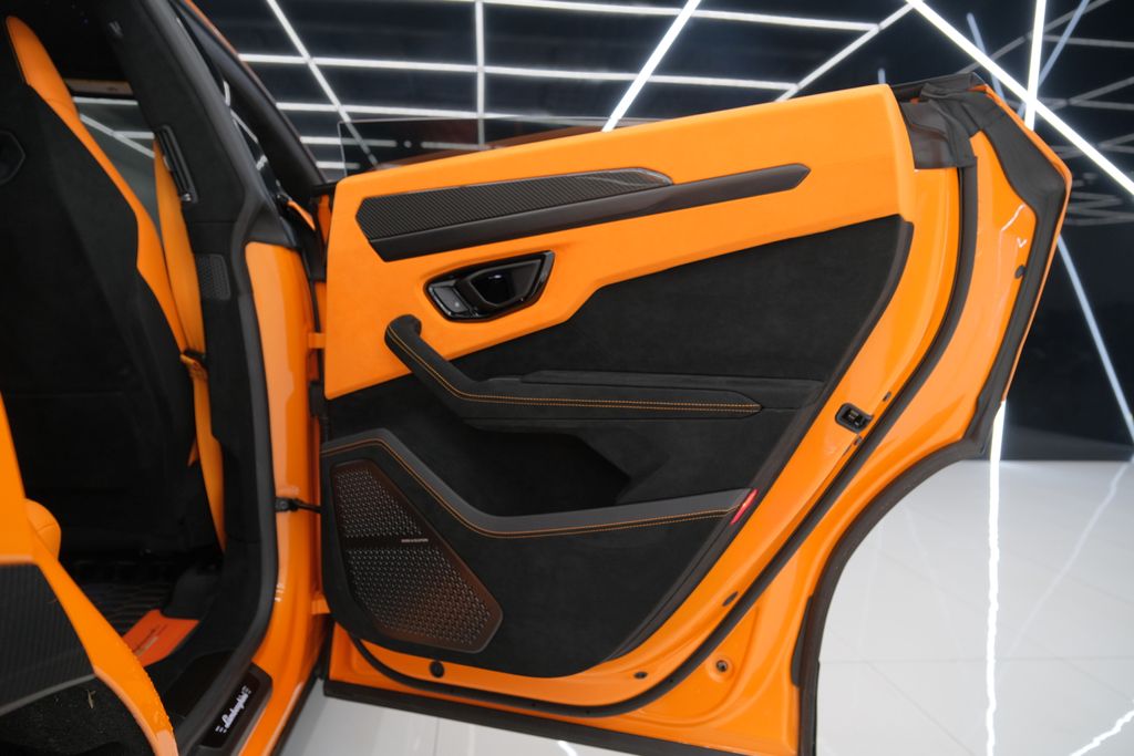 2023 Lamborghini Urus Performante AWD