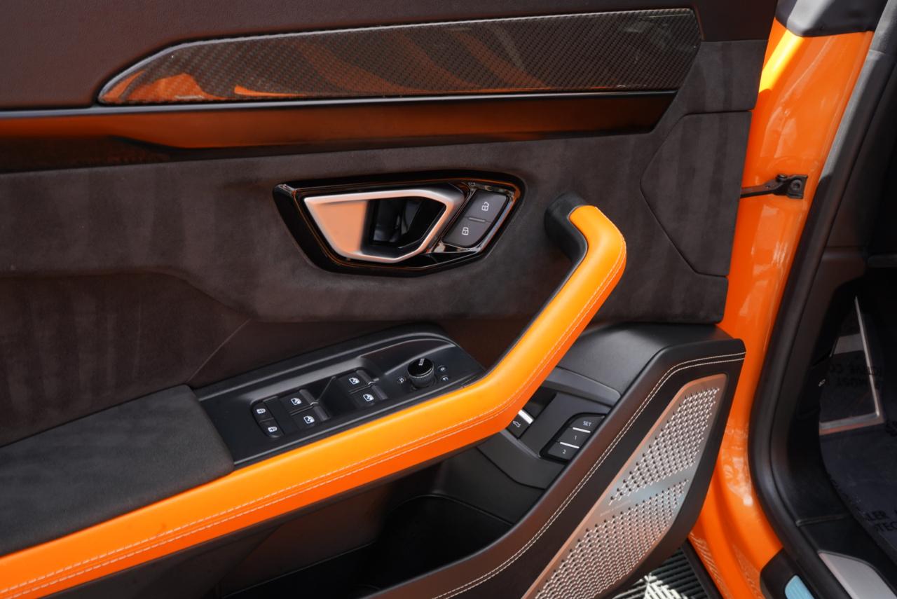 2022 Lamborghini Urus Base AWD