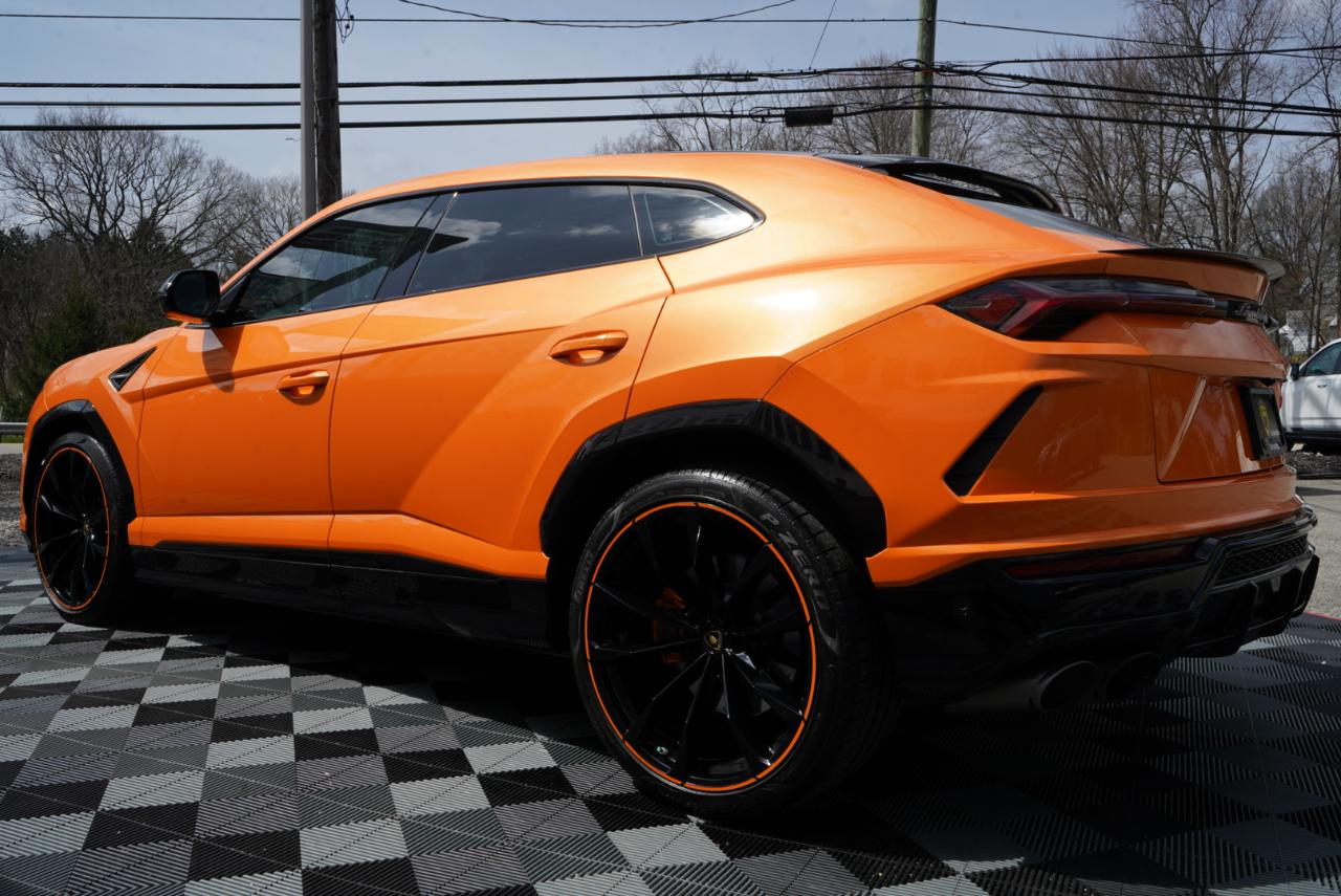 2022 Lamborghini Urus Base AWD