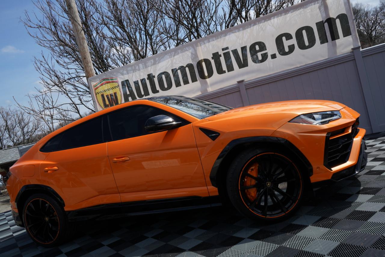 2022 Lamborghini Urus Base AWD