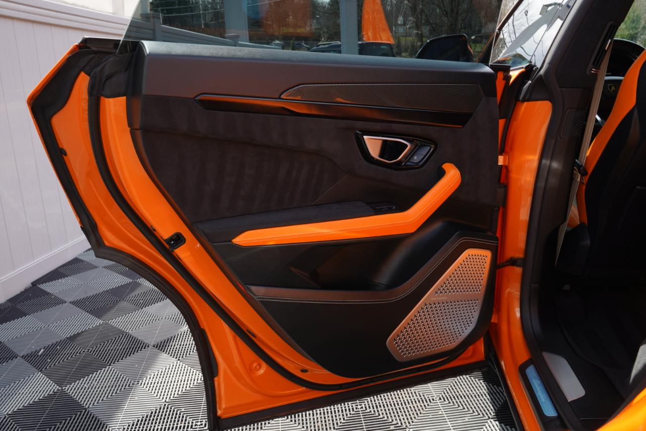 2022 Lamborghini Urus Base AWD