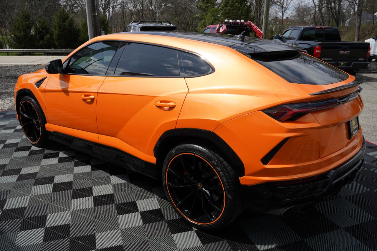 2022 Lamborghini Urus Base AWD