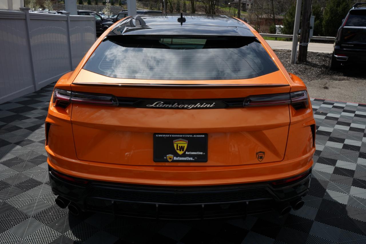 2022 Lamborghini Urus Base AWD