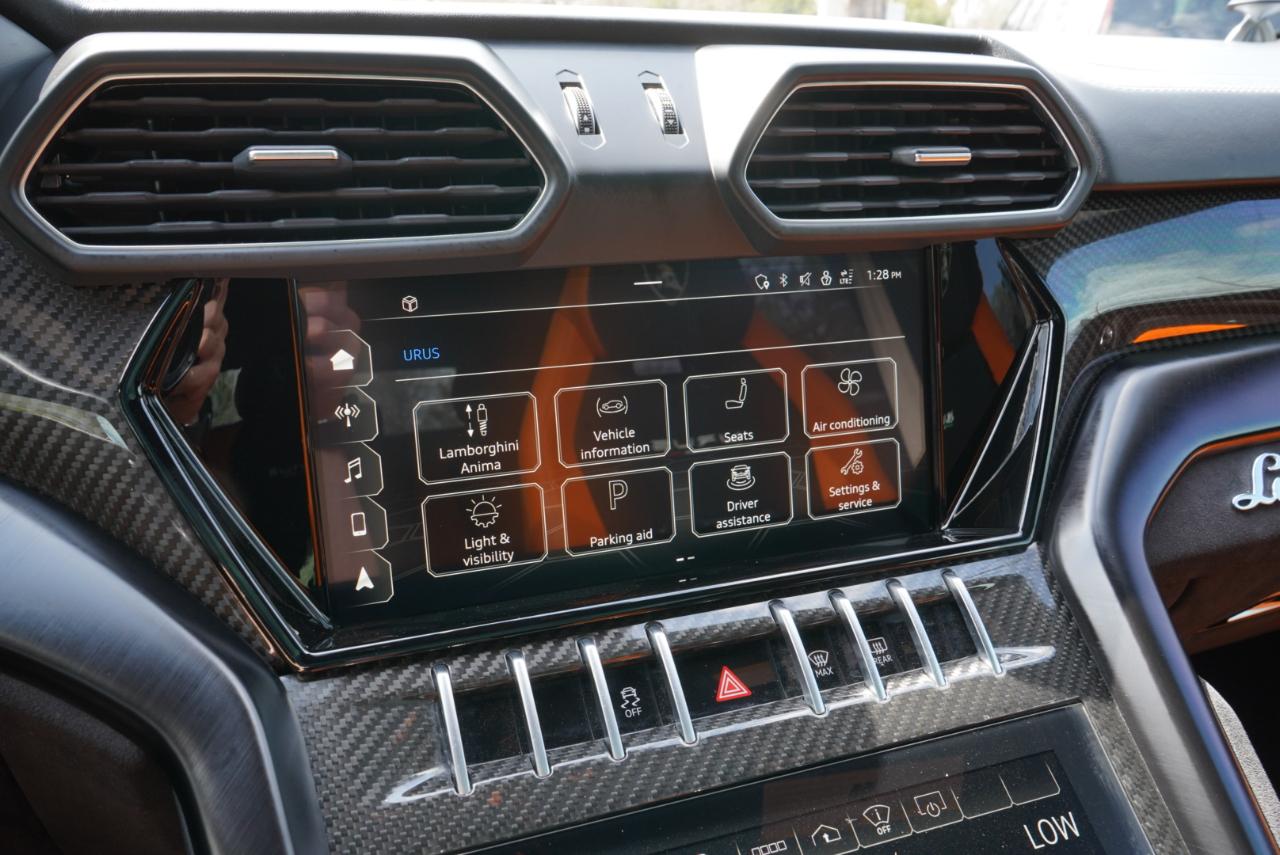 2022 Lamborghini Urus Base AWD