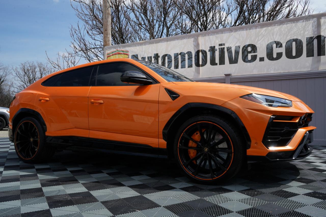2022 Lamborghini Urus Base AWD