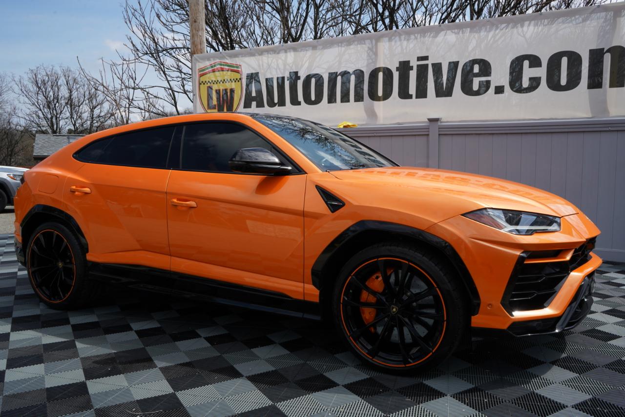 2022 Lamborghini Urus Base AWD
