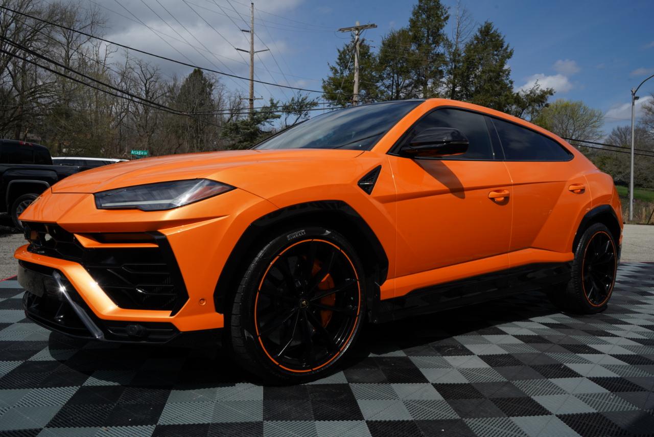 2022 Lamborghini Urus Base AWD