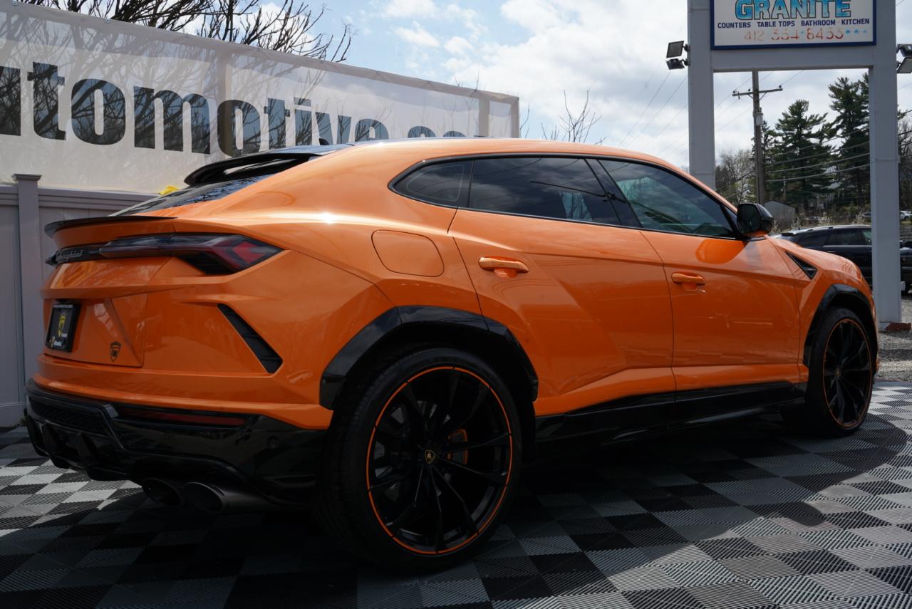 2022 Lamborghini Urus Base AWD
