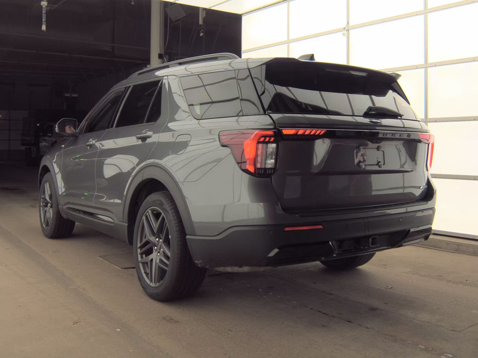 FORD EXPLORER - 9