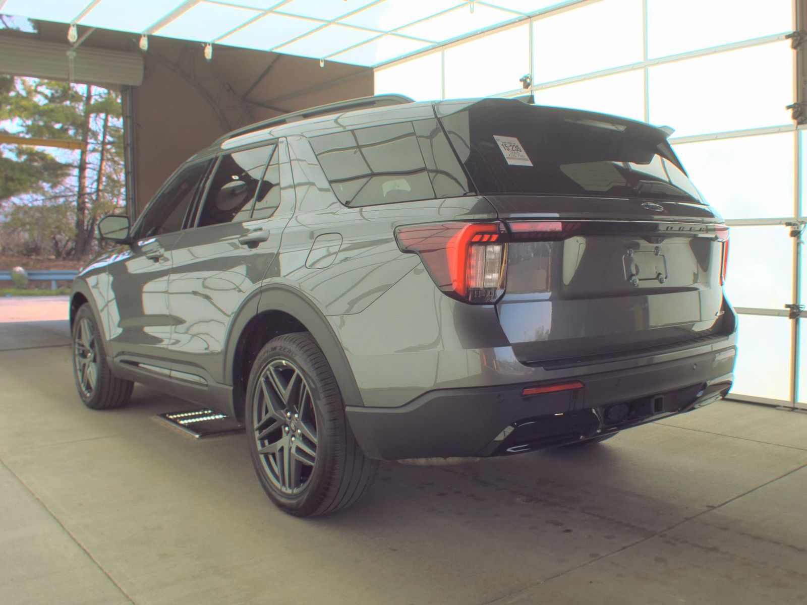 FORD EXPLORER - 9