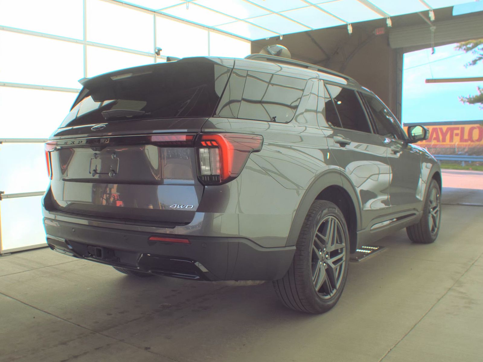 FORD EXPLORER - 6