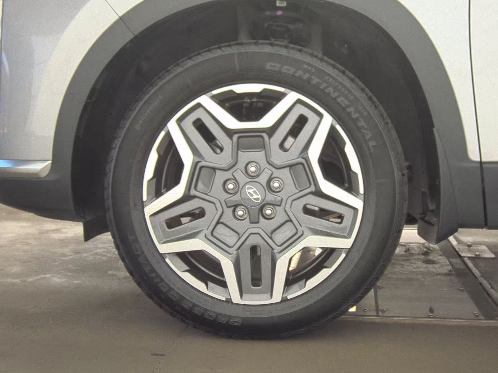 HYUNDAI LIMITED - 10