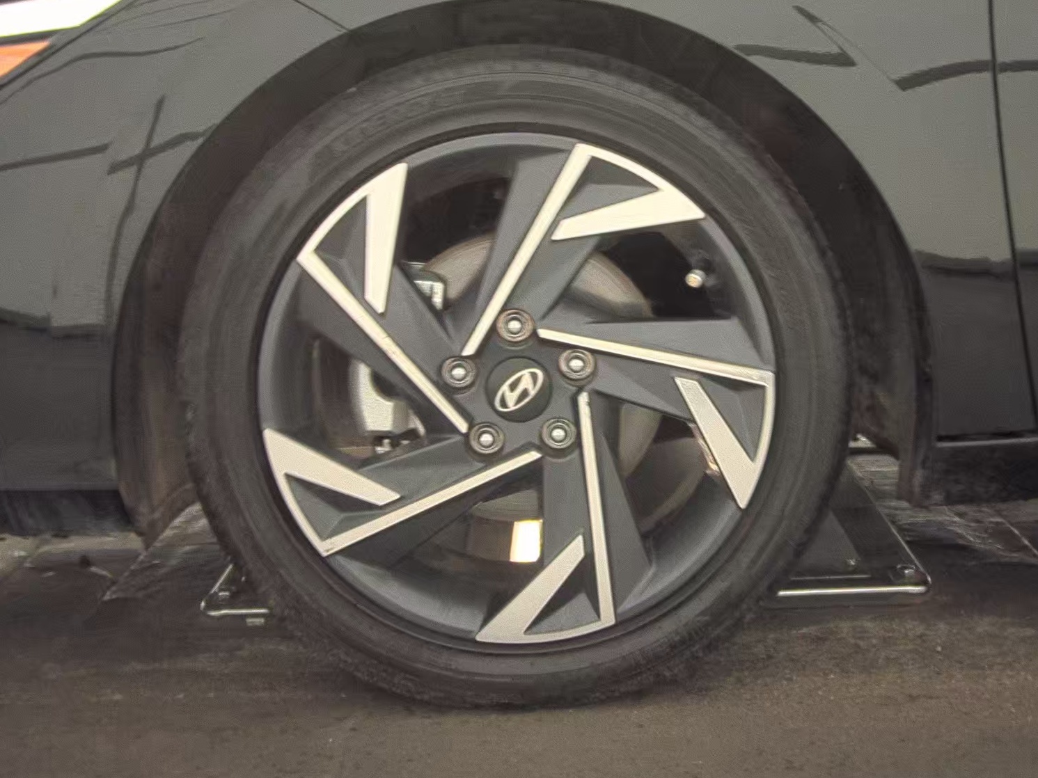 HYUNDAI LIMITED - 10