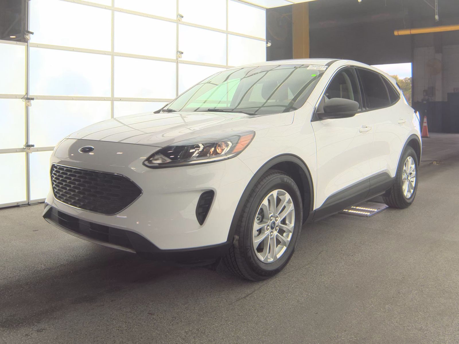 FORD ESCAPE - 1